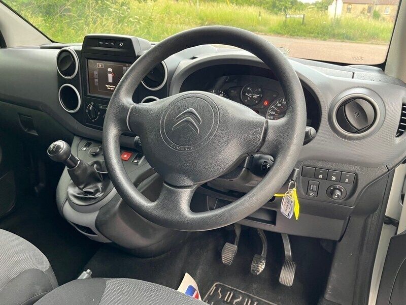 Image 3/4
