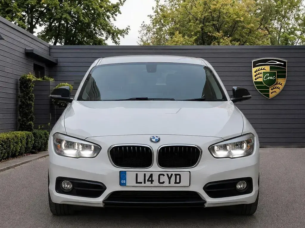 Used BMW 118 Sport Line 2018 White Hatchback