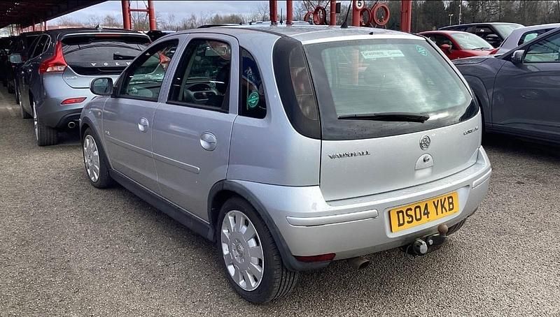 Used Vauxhall Corsa Design Edition 2004 Silver Hatchback