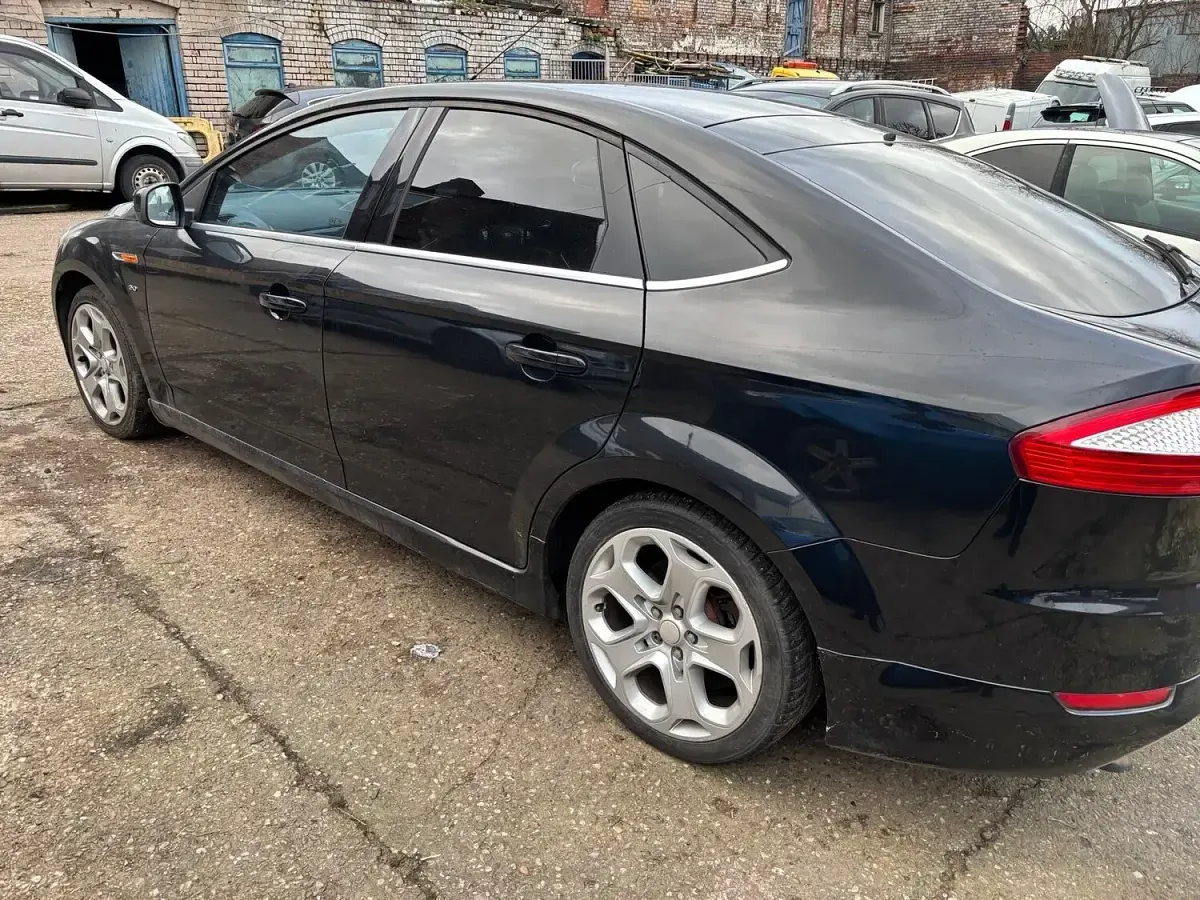 Used Ford Mondeo Titanium X 140 HP (102 kW) 2010 Black Hatchback