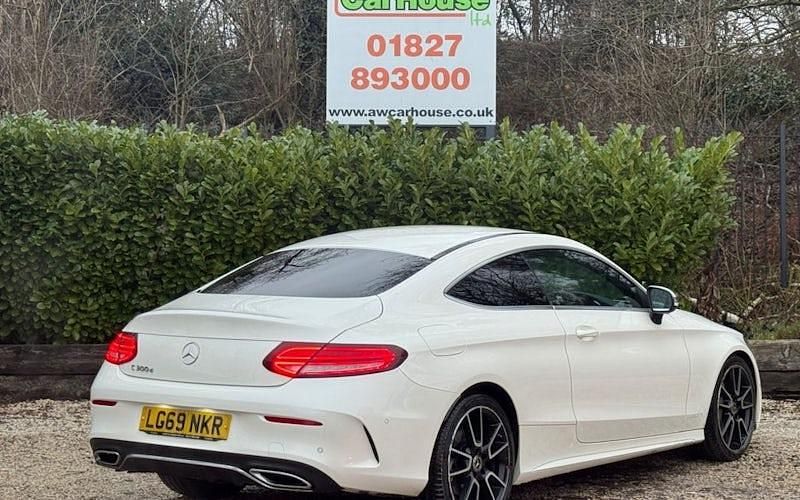 Used Mercedes C300 AMG Line Premium 245 HP (180 kW) 2019 White Coupe