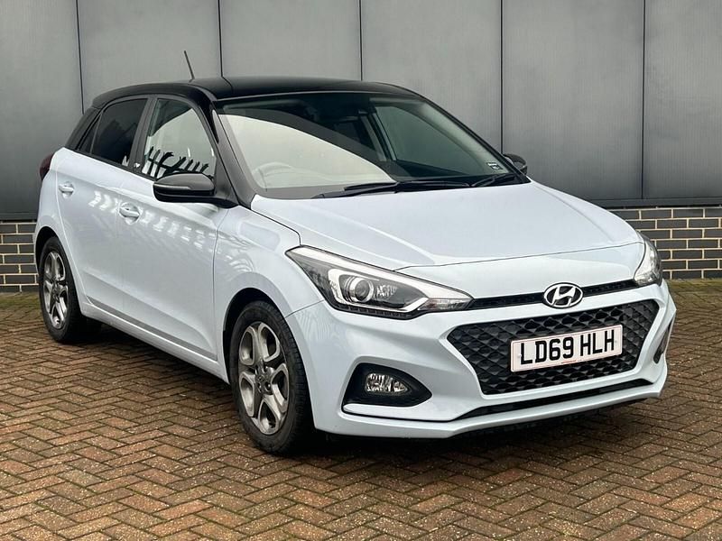 Used Hyundai i20 83 HP (61 kW) 2019 Blue Hatchback