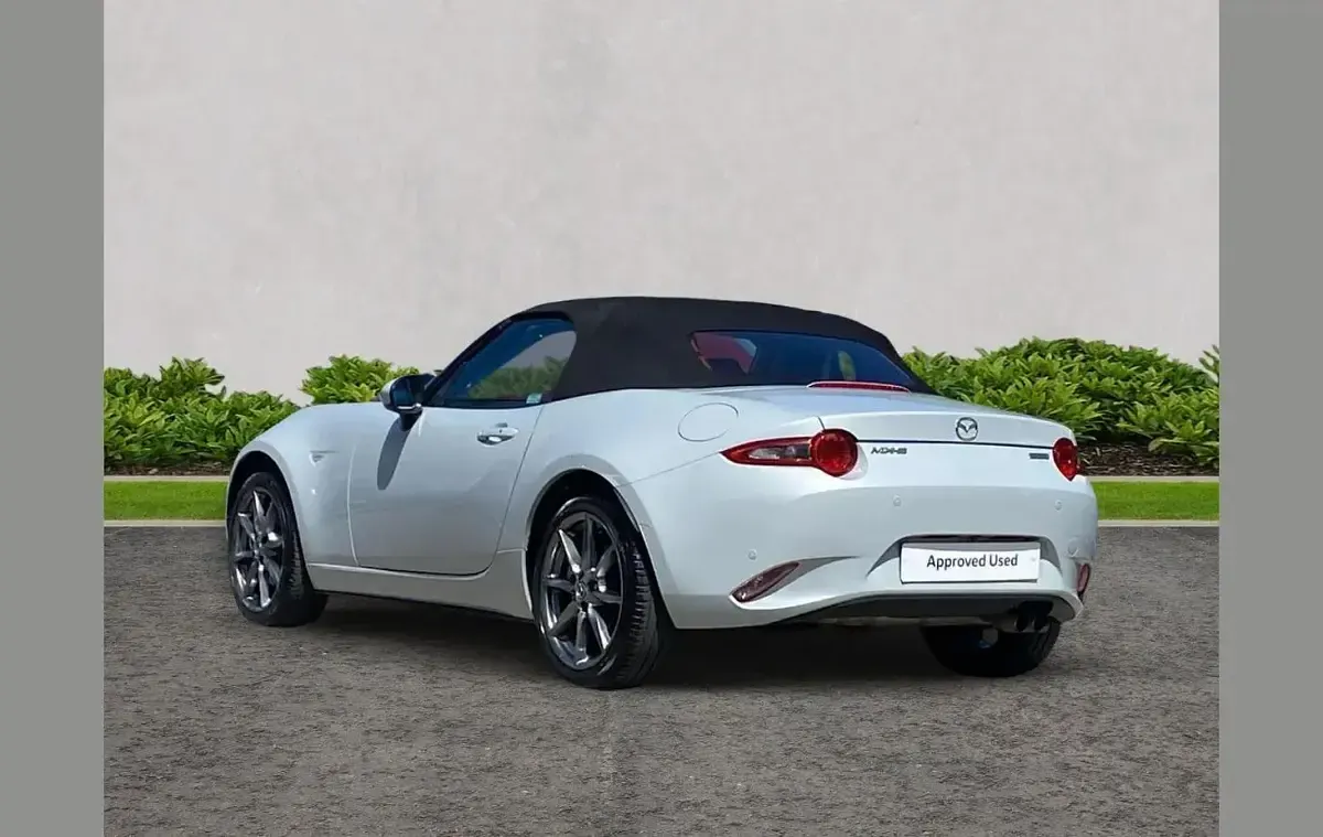Begagnad Mazda MX5 Inclusive 160 HK (117 kW) 2016 Silver Cab