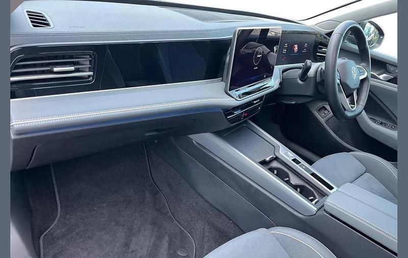 Used VW Passat Life 204 HP (150 kW) 2025 Black Estate