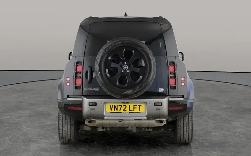 Used Land Rover Defender Dynamic 404 HP (297 kW) 2022 Black SUV
