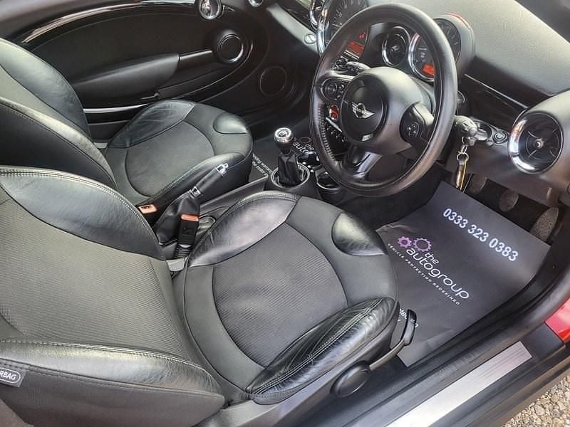 Used Mini Cooper Coupé 121 HP (88 kW) 2015 Red Coupe