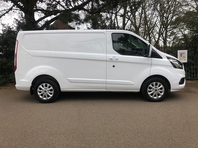 Used Ford Transit Custom Limited 130 HP (95 kW) 2021 White Van