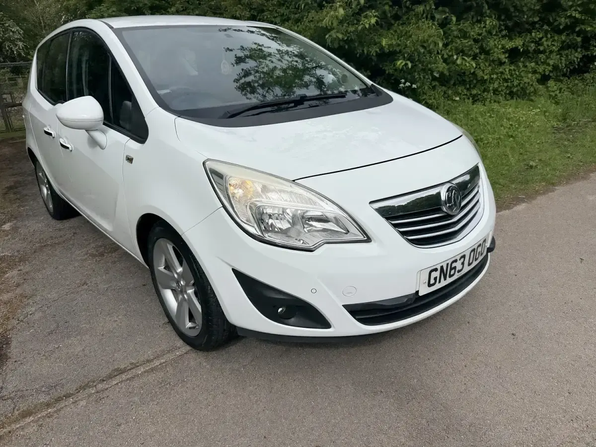 Used Vauxhall Meriva 2013 White MPV