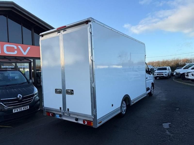 New Renault Master 150 HP (110 kW) 2025 White MPV