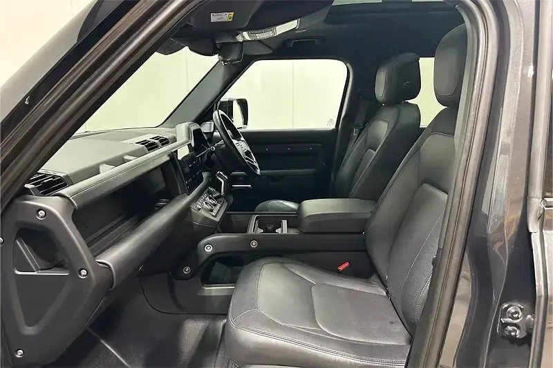 Used Land Rover Defender 295 HP (216 kW) 2023 Grey SUV