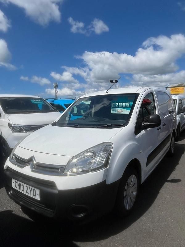 White Used 2013 Citroën Berlingo MPV | £2,995 (Fair price) - Image 1/4