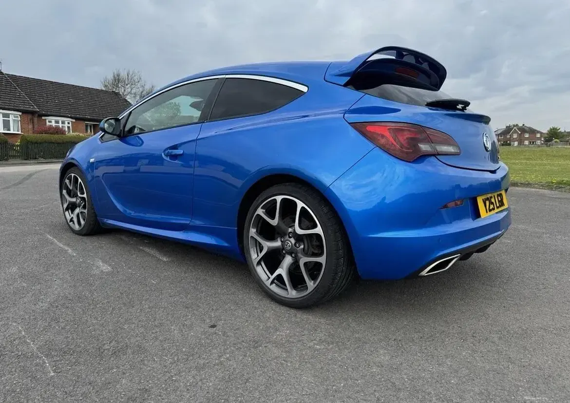 Used Vauxhall Astra GTC S 2013 Blue Hatchback