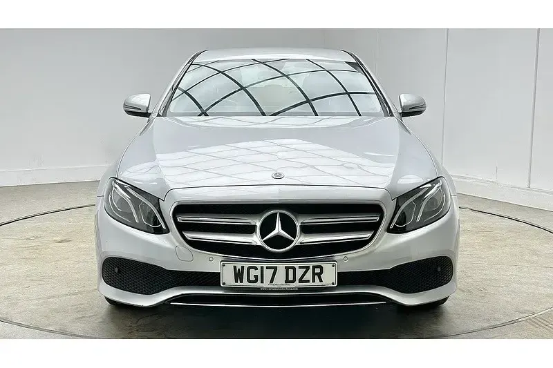 Usado Mercedes E220 SE 194 HP (142 kW) 2017 Prateado Sedan