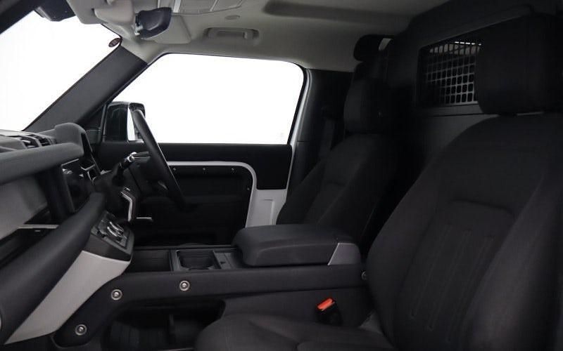 Used Land Rover Defender SE 200 HP (147 kW) 2021 SUV