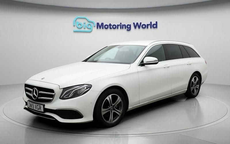 Used Mercedes E220 SE 194 HP (142 kW) 2019 White Estate