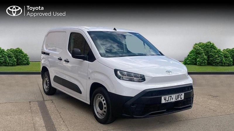 Icy white Used 2024 Toyota Proace City Active MPV | £15,333 (Fair price) - Image 1/3
