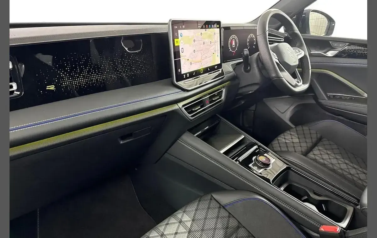 Używany VW Tiguan R-line 147 KM (108 kW) 2026 Srebrny SUV