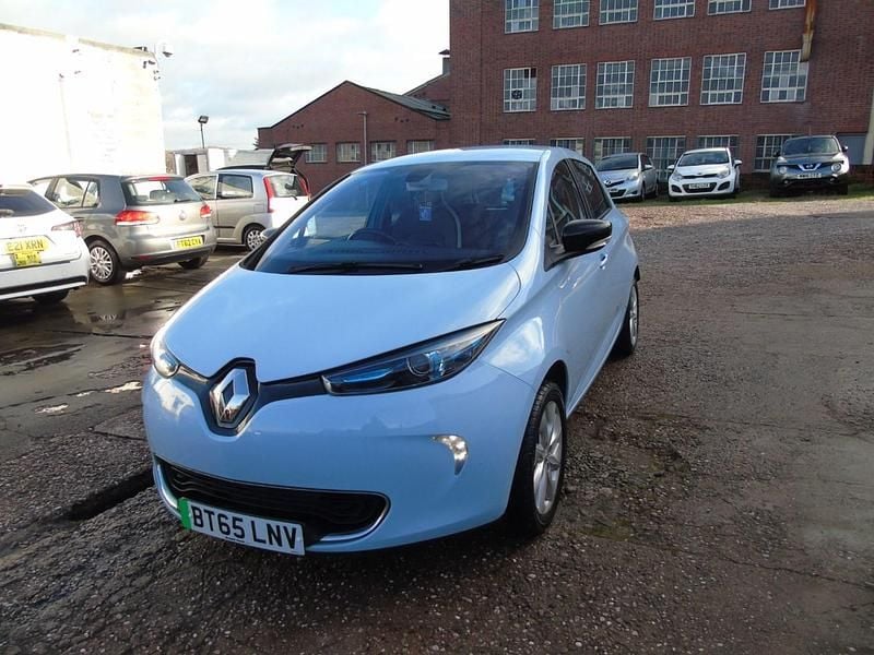 Used Renault Zoe Dynamique 64 kW (88 HP) 2015 Blue Hatchback