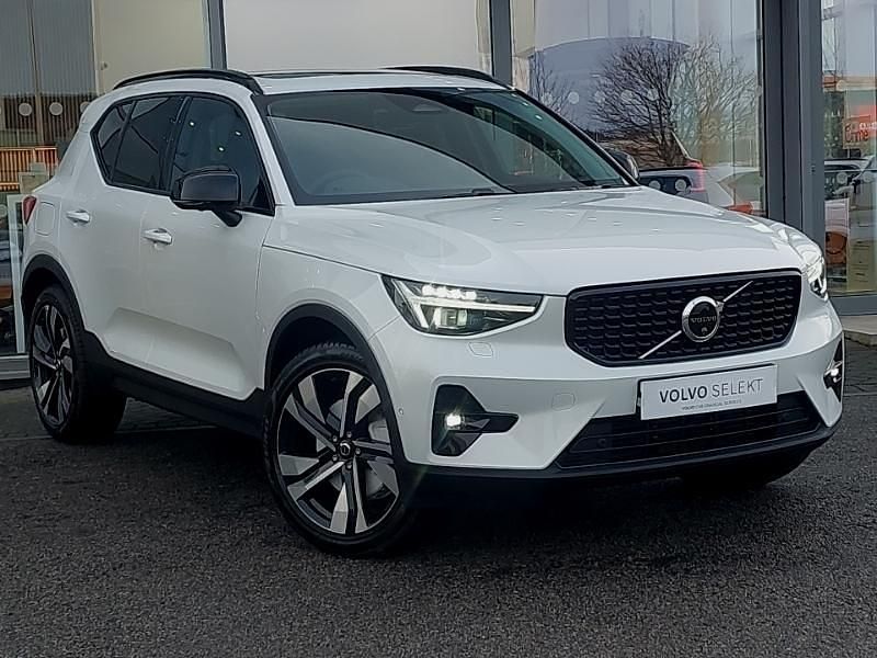 White New 2025 Volvo XC40 Ultra SUV | £35,998 (Super price) - Image 1/4