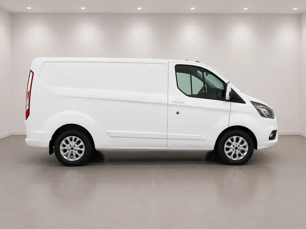 Used Ford Transit Custom Limited 130 HP (95 kW) 2022 White Van