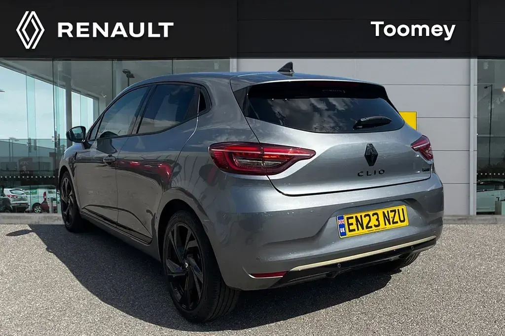 Used Renault Clio Engineered 140 HP (102 kW) 2023 Grey Hatchback