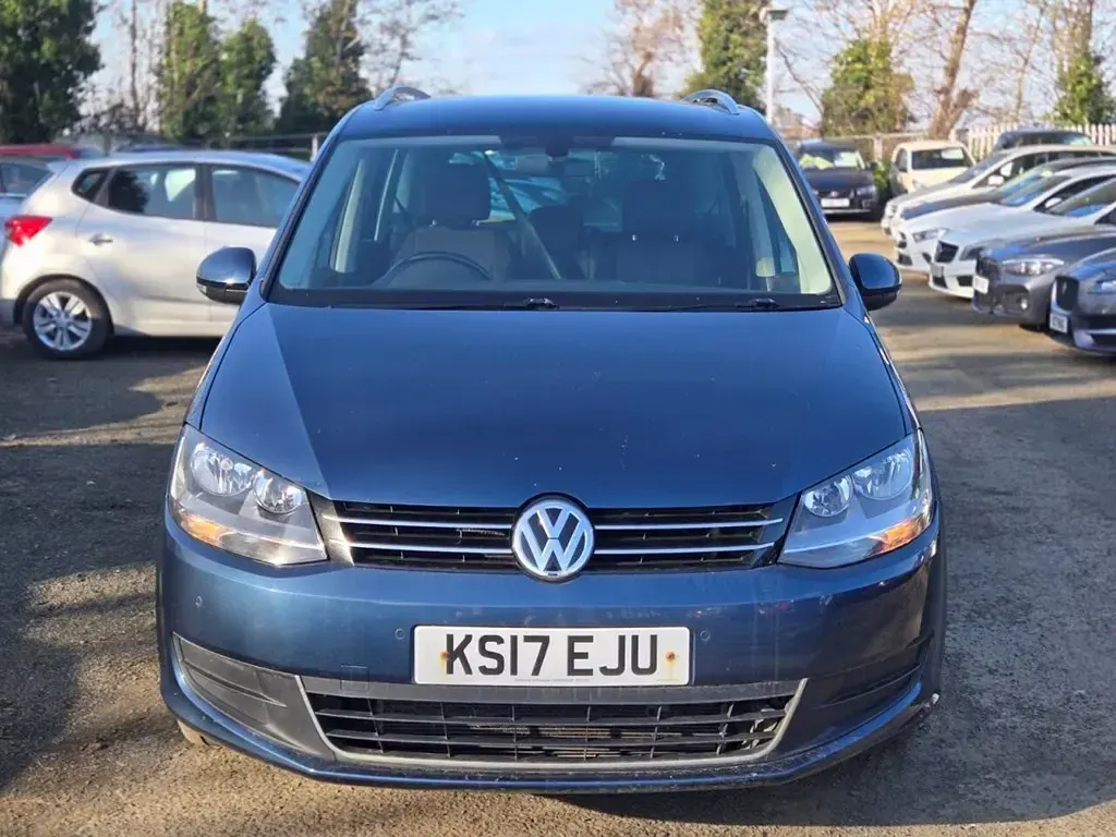 Usado VW Sharan SE 150 HP (110 kW) 2017 Azul Monovolume