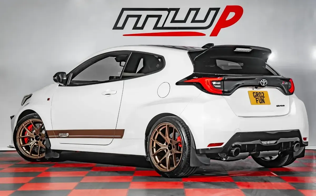 Used Toyota Yaris 310 HP (228 kW) 2021 White Hatchback