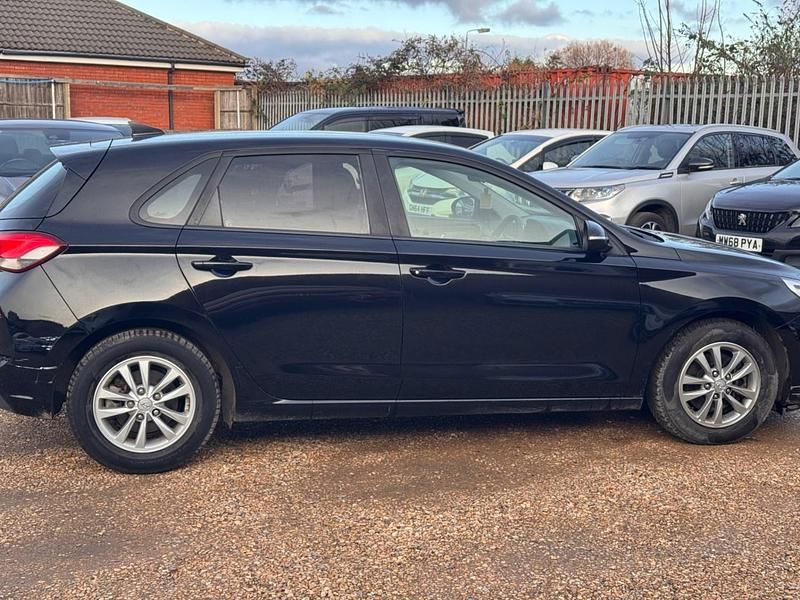 Used Hyundai i30 120 HP (88 kW) 2018 Black Hatchback