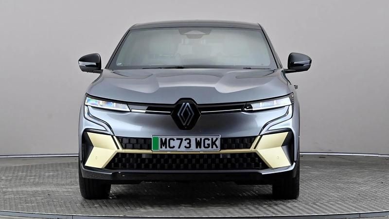 Used Renault Megane E-Tech Iconic 159 kW (217 HP) 2024 Grey/black Hatchback