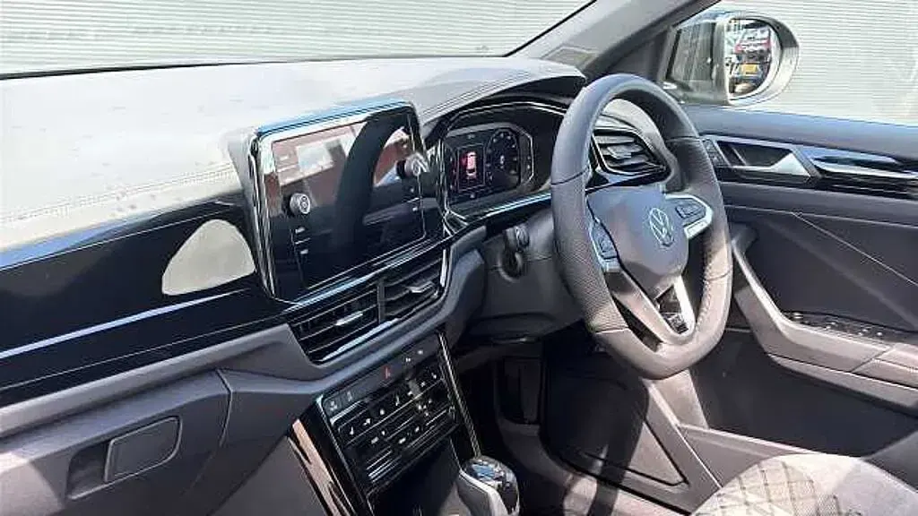New VW T-Roc 150 HP (110 kW) 2025 SUV