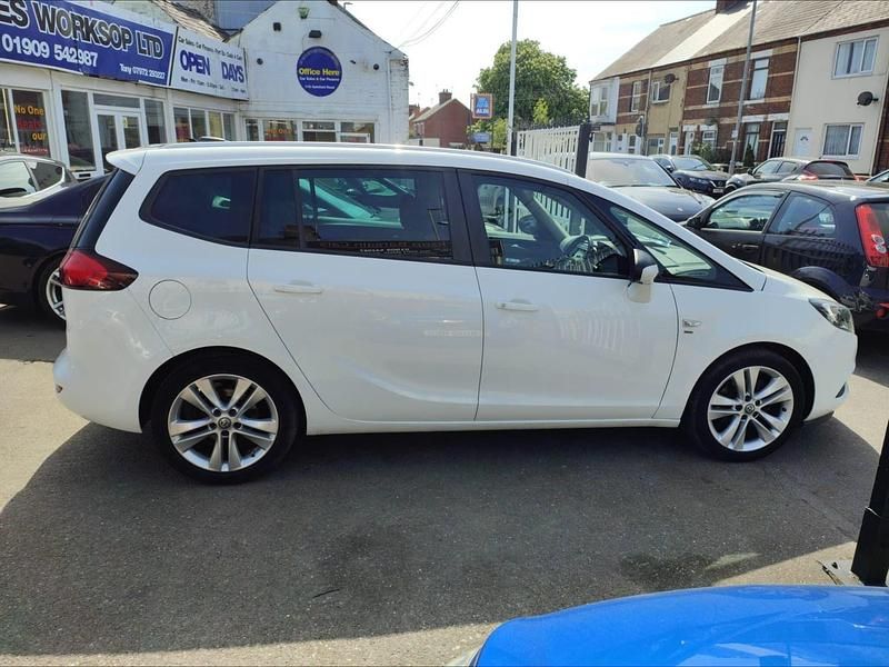 Second-hand Vauxhall Zafira SRi 2018 Alb Monovolum
