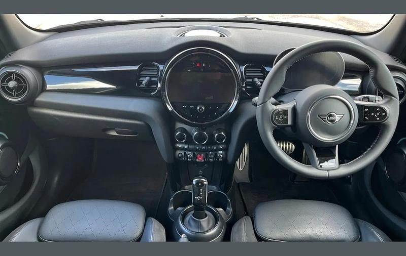 Used Mini Cooper Comfort 134 HP (98 kW) 2023 White Hatchback