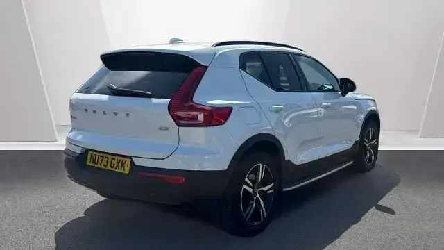 Used Volvo XC40 Plus 161 HP (118 kW) 2024 White SUV