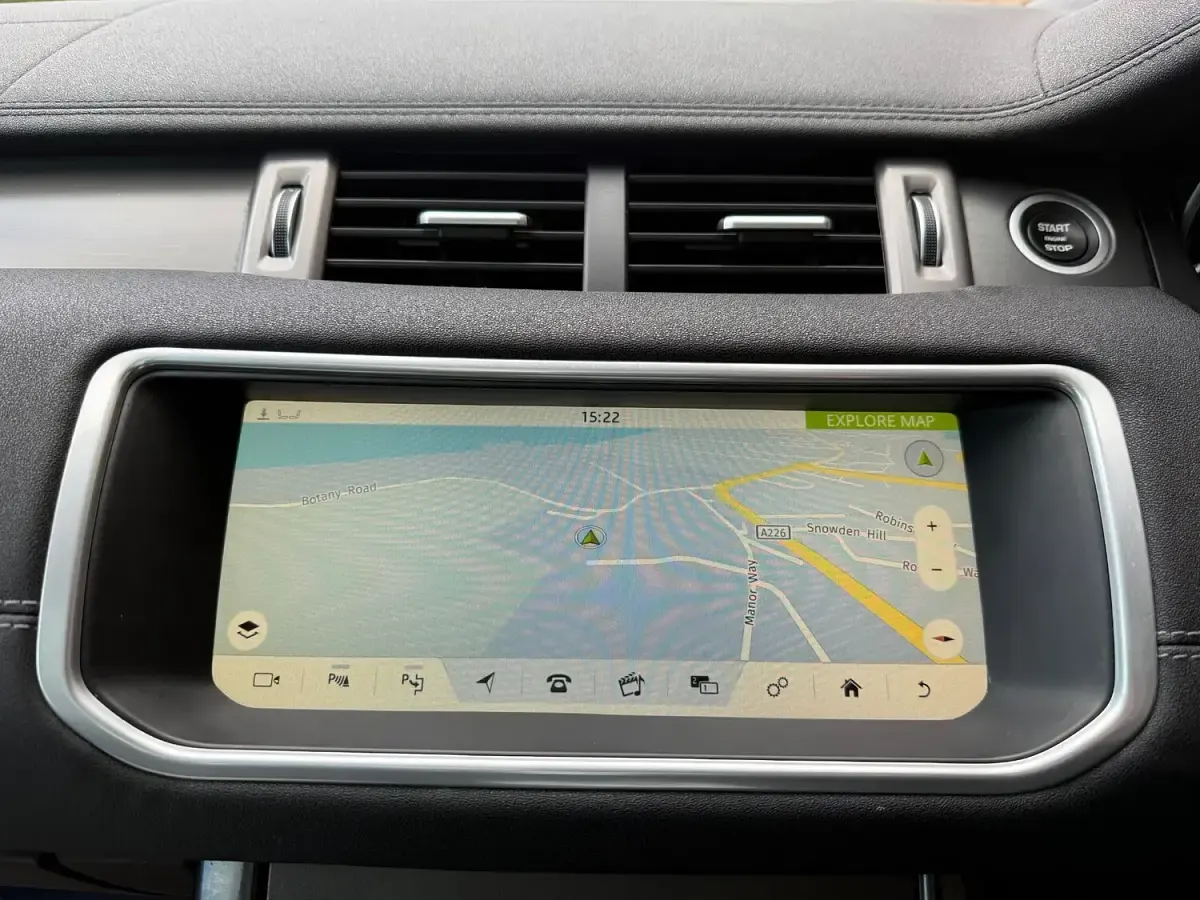 Used Land Rover Range Rover evoque Landmark 2018 White Estate