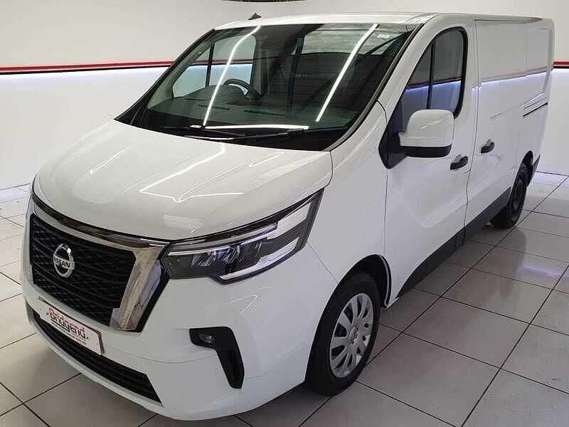 Usado Nissan Primastar Acenta 110 CV (80 kW) 2022 Blanco Monovolumen