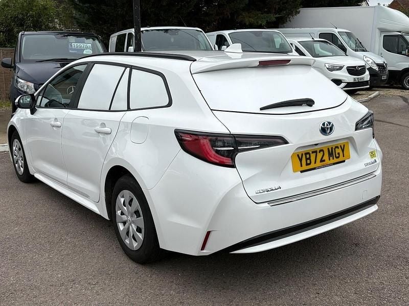 Used Toyota Corolla 125 HP (91 kW) 2023 White Van