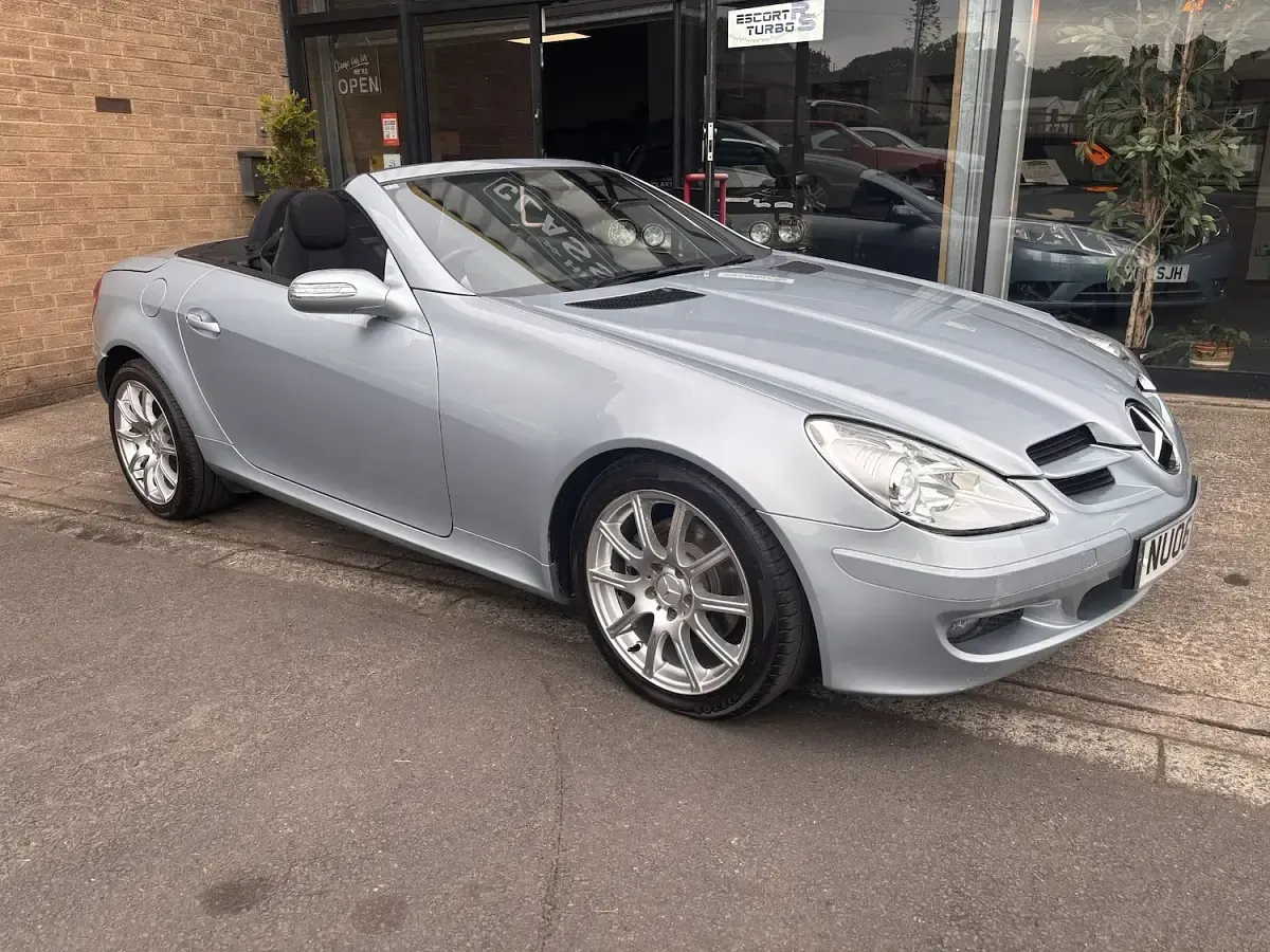 Used Mercedes SLK280 227 HP (166 kW) 2006 Silver Cabriolet