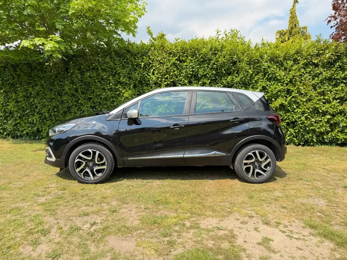 Używany Renault Captur Dynamique 90 KM (66 kW) 2018 Czarny SUV