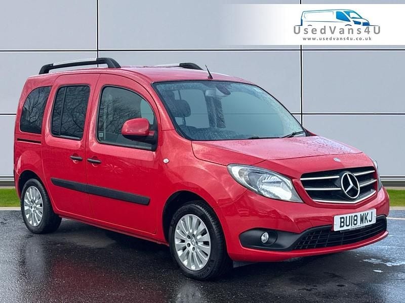 Used Mercedes Citan 111 110 HP (80 kW) 2018 Red Estate