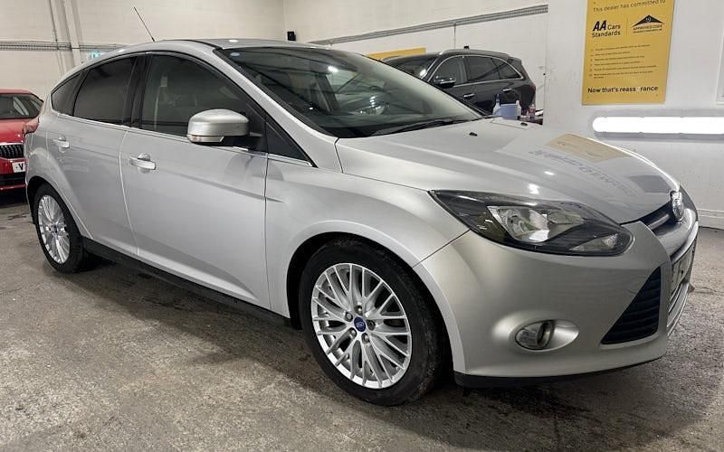 Used Ford Focus Zetec 116 HP (85 kW) 2013 Silver Hatchback
