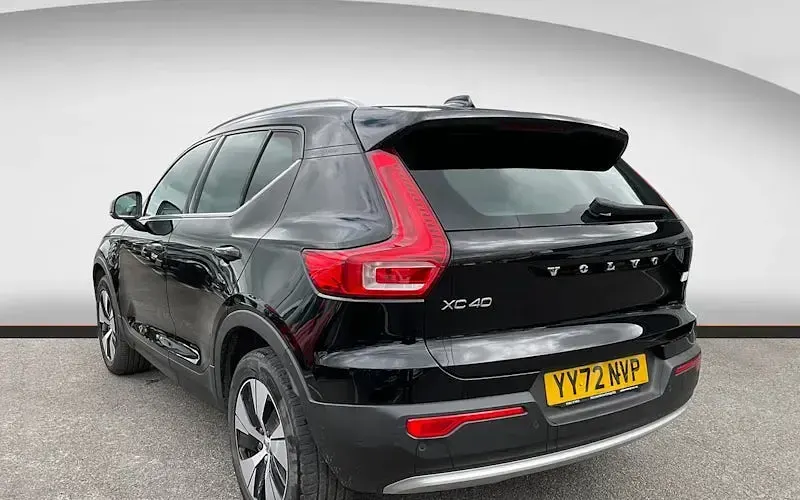 Used Volvo XC40 Core 211 HP (155 kW) 2022 Black SUV