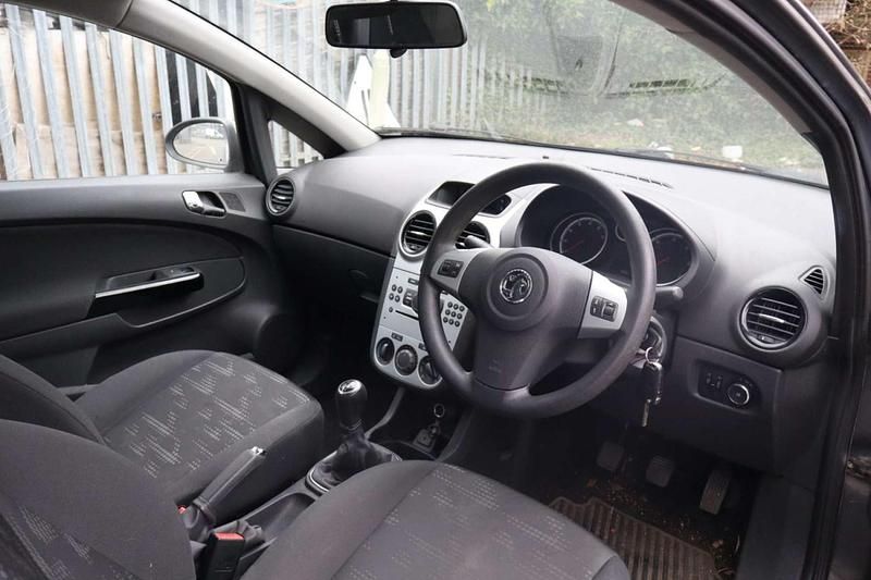 Used Vauxhall Corsa Design Edition 2014 Grey Hatchback