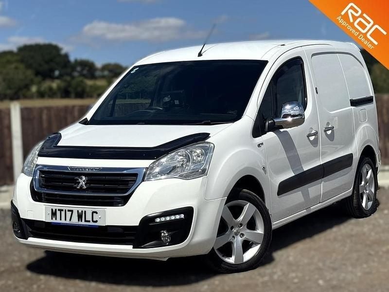 White Used 2017 Peugeot Partner MPV | £6,990 (Fair price) - Image 1/3