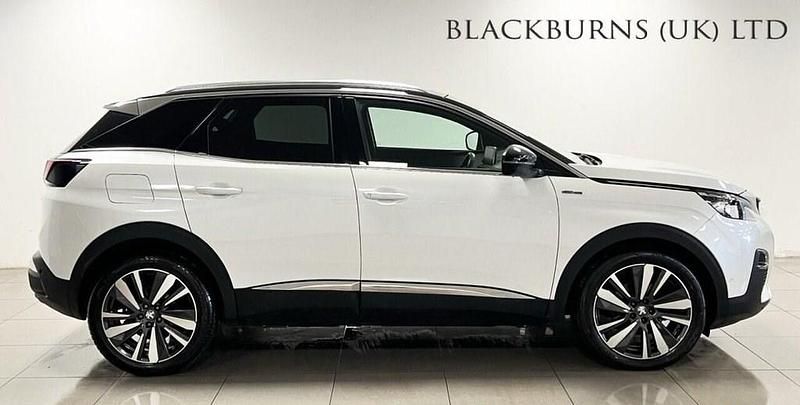White Used 2019 Peugeot 3008 Premium SUV | £16,950 (Fair price) - Image 1/4