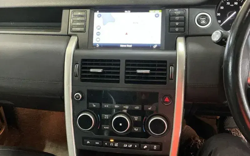 Used Land Rover Discovery 5 SE 179 HP (131 kW) 2019 SUV