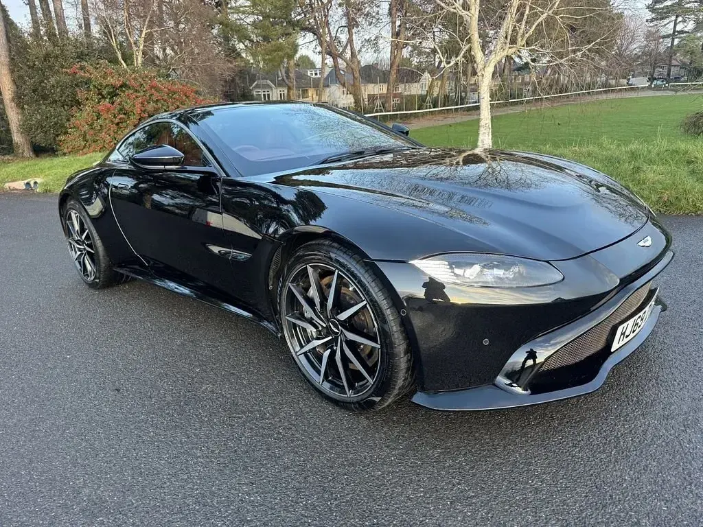 Usado Aston Martin V8 Vantage 510 CV (375 kW) 2019 Negro Coupe