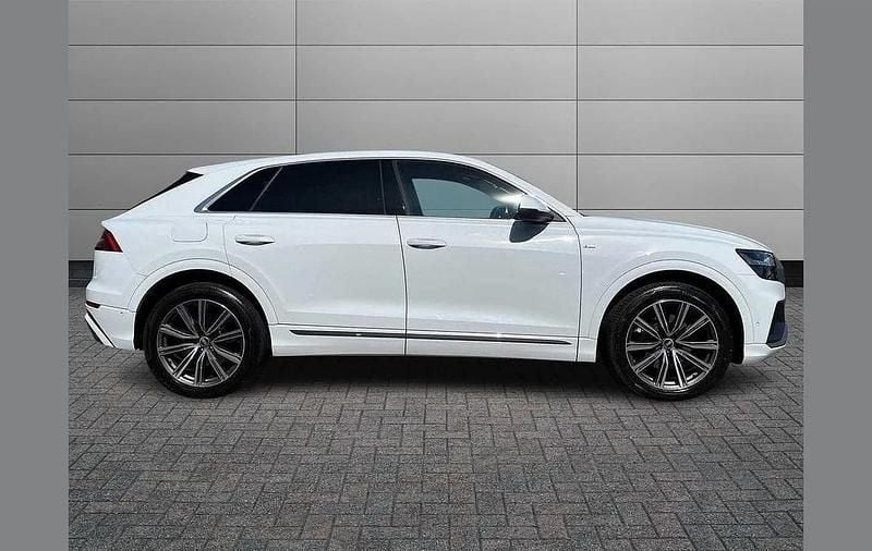 Used Audi Q8 S-Line 286 HP (210 kW) 2022 White SUV
