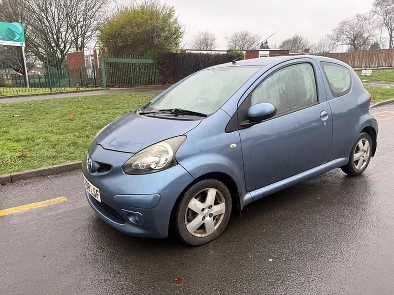 Used Toyota Aygo 67 HP (49 kW) 2008 Blue Hatchback