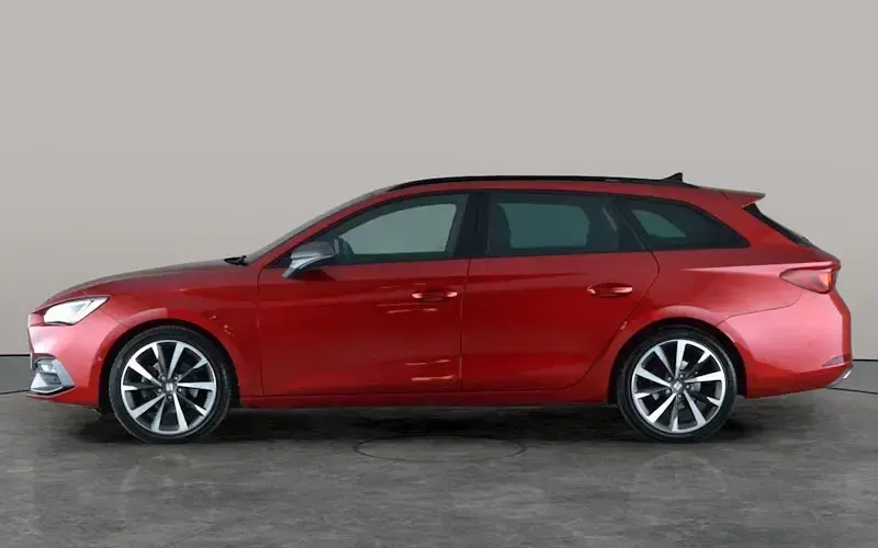 Used Seat Leon ST FR First Edition 150 HP (110 kW) 2020 Red Estate