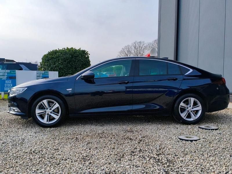 Used Vauxhall Insignia SRi 2017 Blue Hatchback